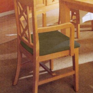 Esszimmer Stuhl mit Armlehnen und Festpolsterkissen Chalet Pinie massiv Pinie karamell mit Sitzkissen olivgrün - sublim 39